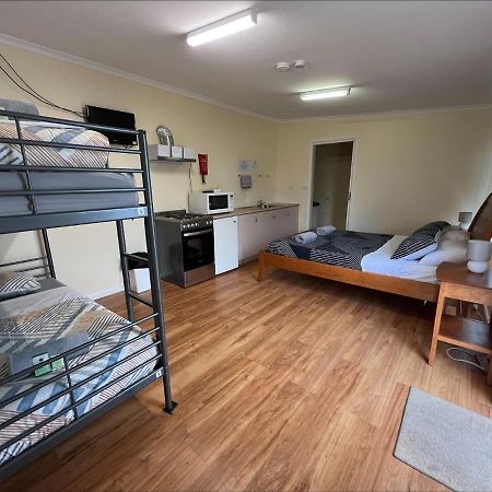 Turn-in Motel Warrnambool Exterior foto