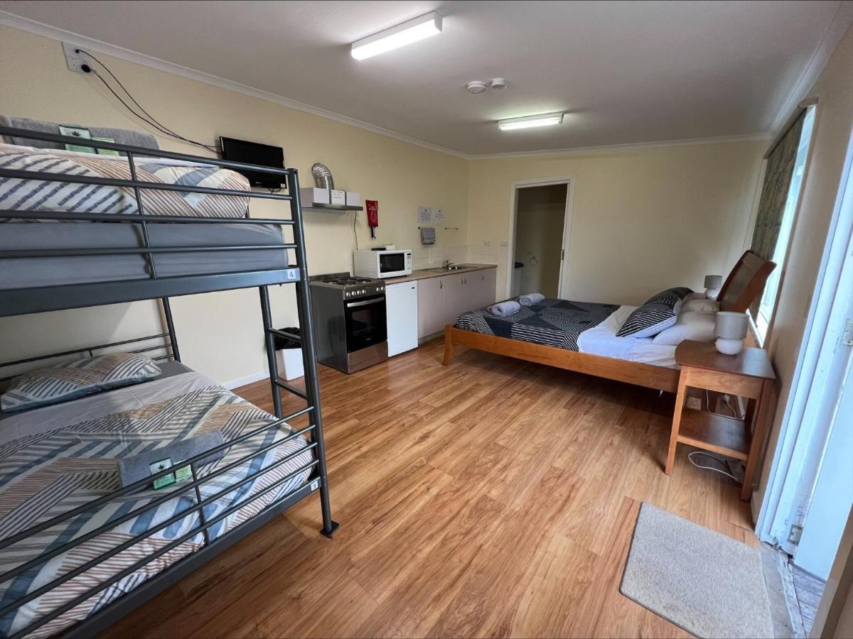 Turn-in Motel Warrnambool Exterior foto