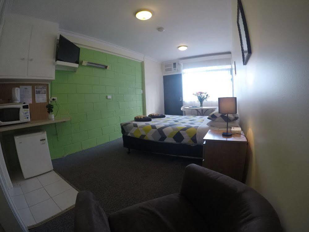 Turn-in Motel Warrnambool Exterior foto